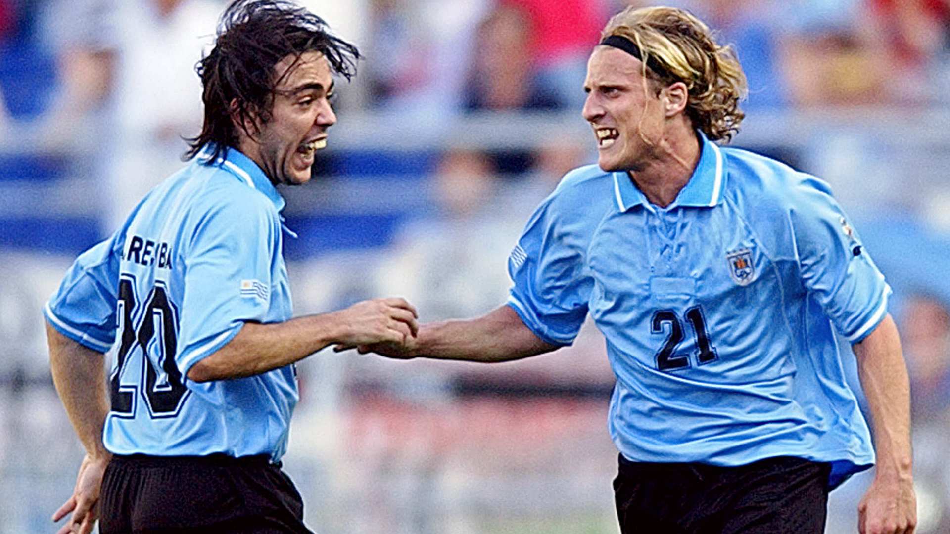 alvaro-recoba-diego-forlan_fcp4bbr5ogxm1umwgtz9czw1x.jpg