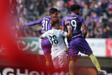 Image result for มุ้ยโขกโทนซานเฟรชเชเชือดซัปโปโร 1-0