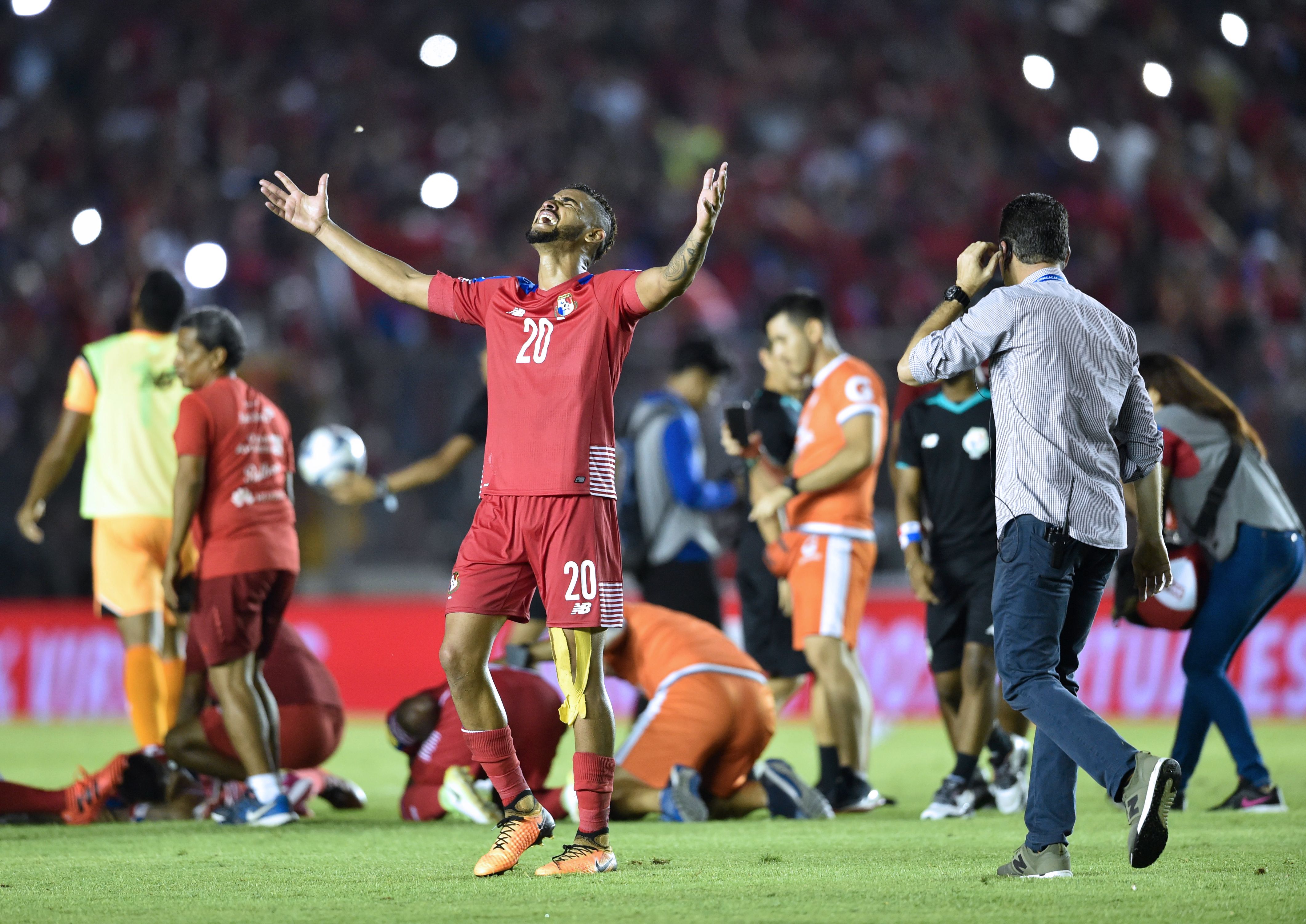 هيرنان داريو جوميز - من فضحية إلى كأس عالم للتاريخ