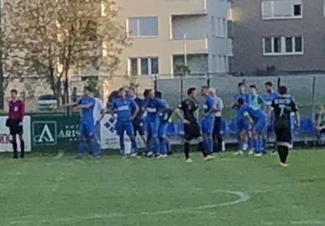 Lakrdija u Drugoj HNL! Nogometaši Solina sjeli na travu, odbili završiti utakmicu