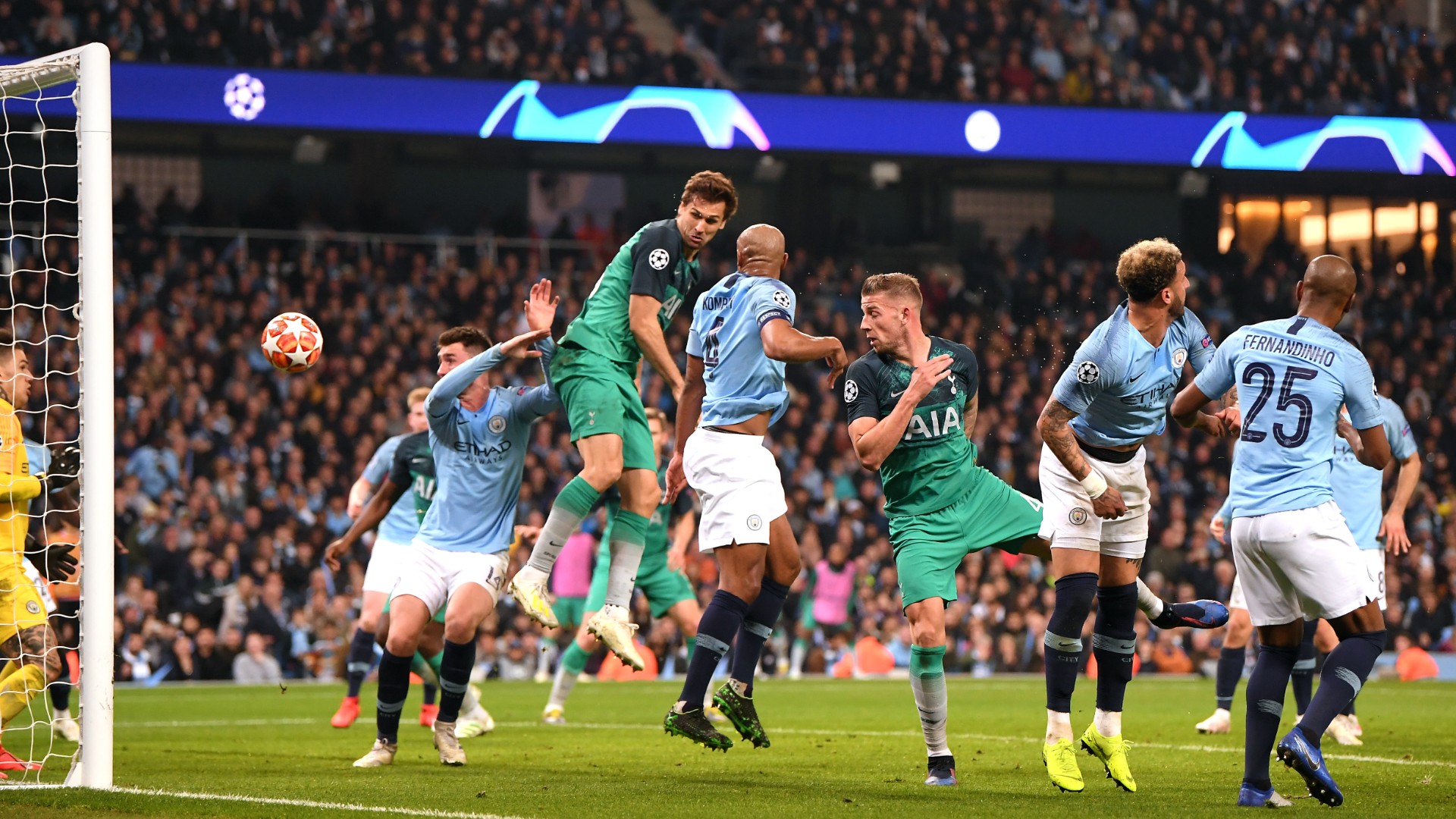 热刺制胜球争议不断费迪南德坚称这是手球