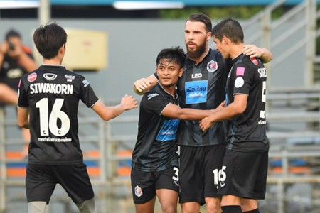 ผลการค้นหารูปภาพสำหรับ ท่าเรือโหดมากถล่มทีมใหม่มุ้ย 5-2