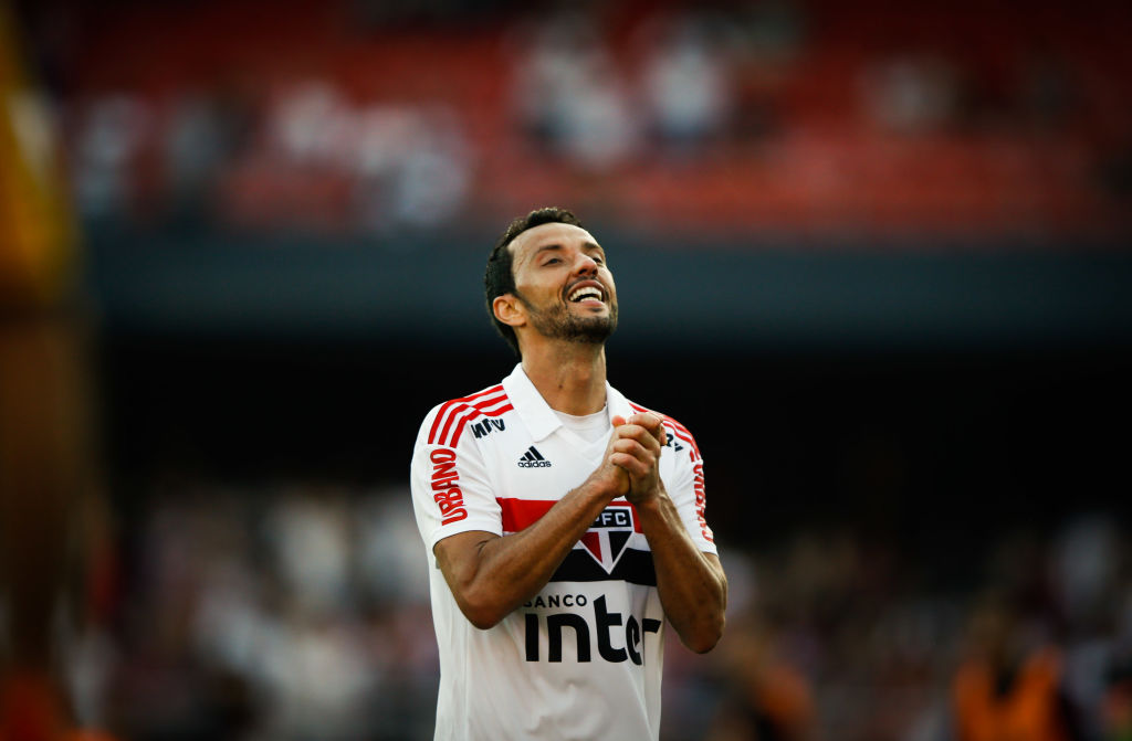 Nenê overcomes São Paulo's chance