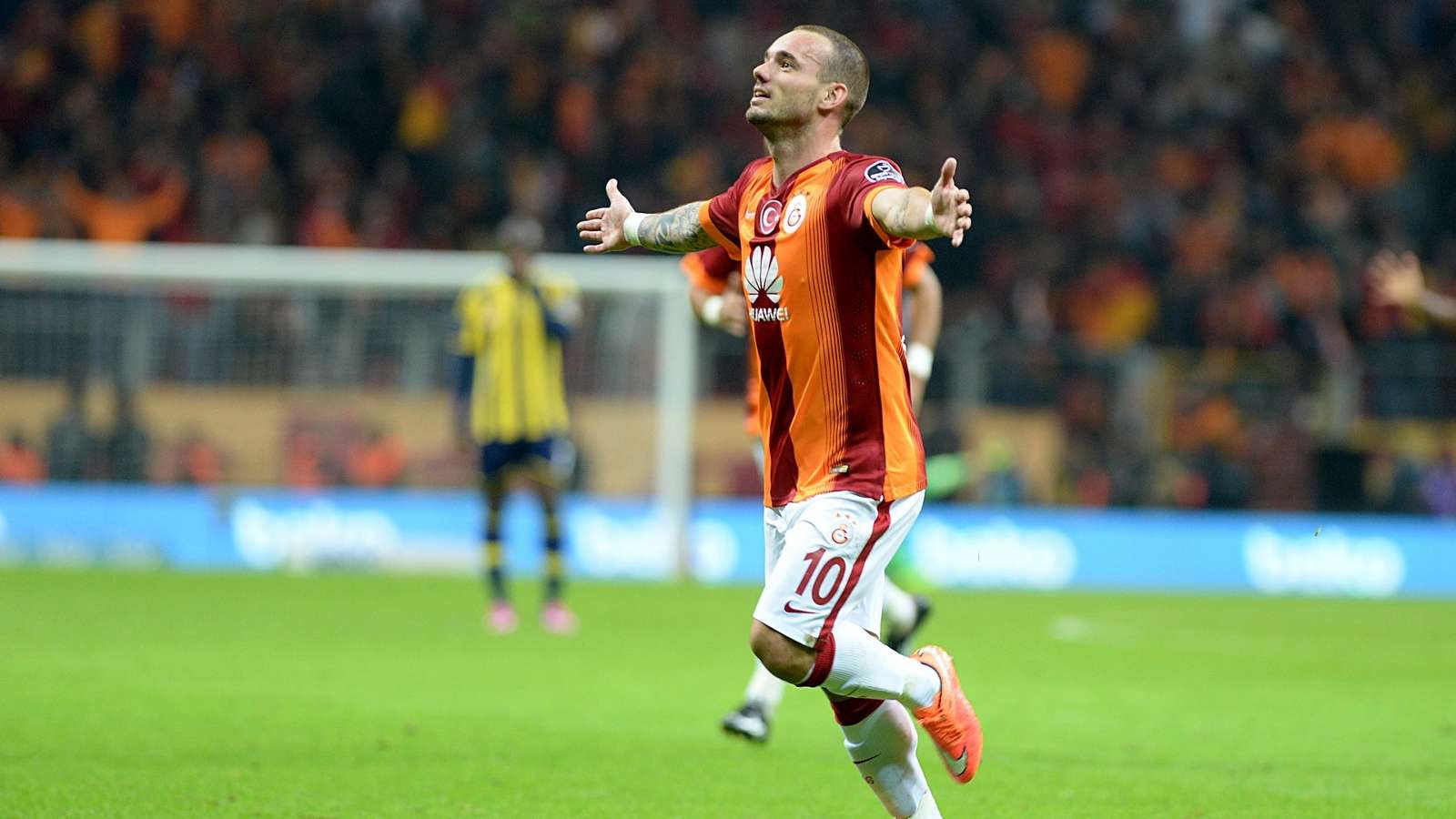 wesley-sneijder-galatasaray-2014_1srss9gwcpw5i1vx48yibvgqk8.jpg