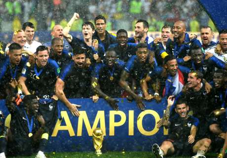 Giroud: Slavili smo s Kolindom, sad moram obrijati glavu! Griezmann: Razmišljao sam o panenki, a s trofejem idem spavati