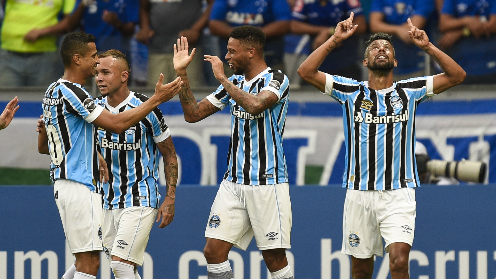 André Léo Moura Grêmio Cruzeiro Brasileirão 14 04 2018