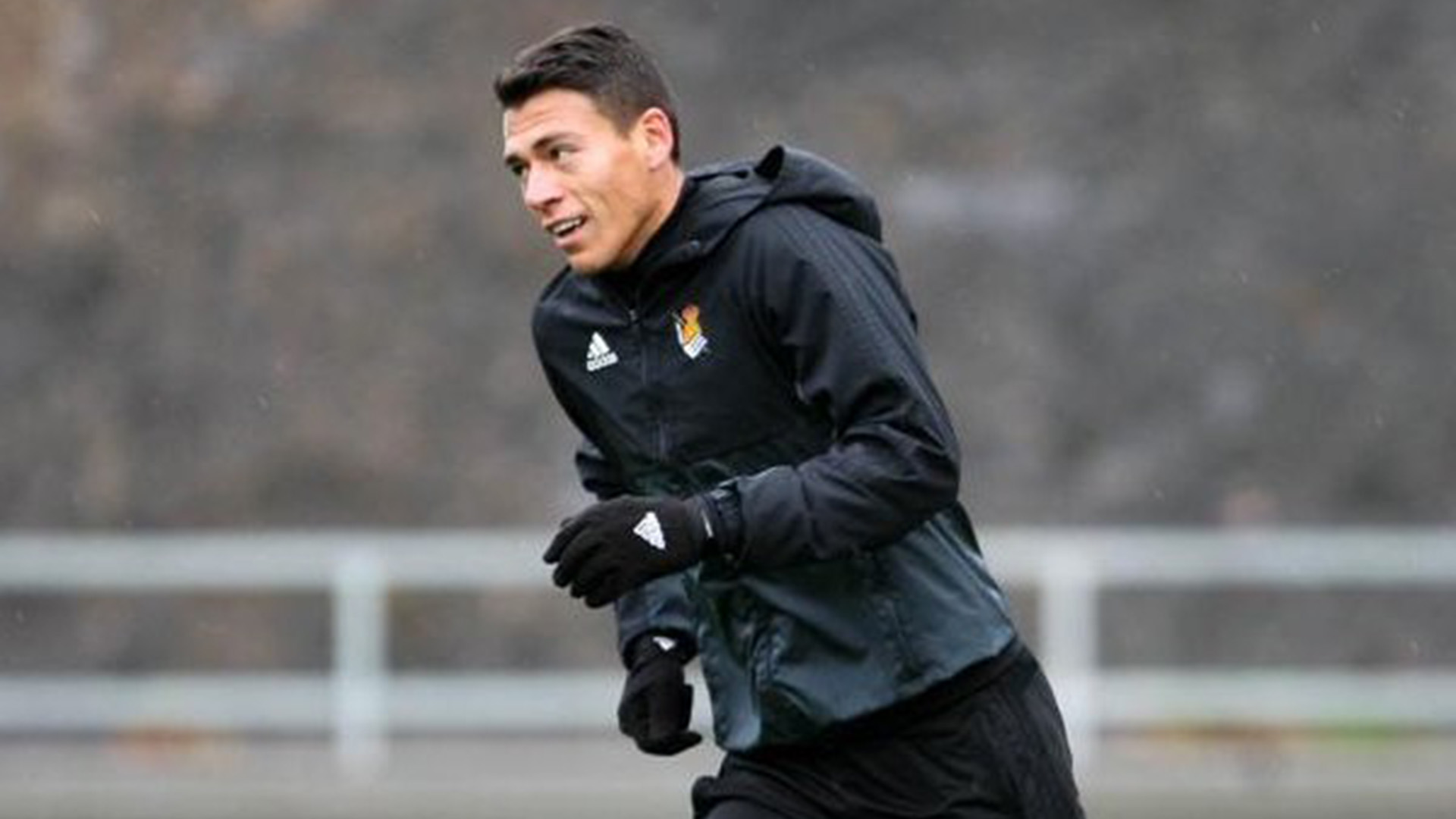 Héctor Moreno abandonó el entrenamiento por dolor en el glúteo
