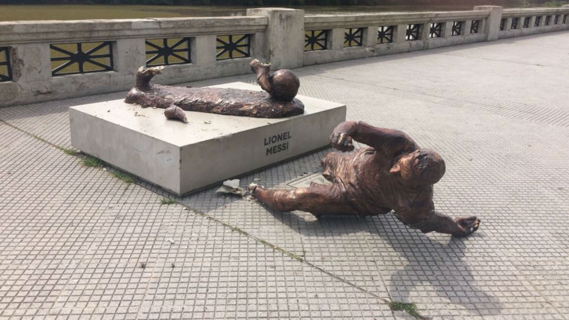 Lionel Messis Statue In Buenos Aires Is Destroyed For A Second Time