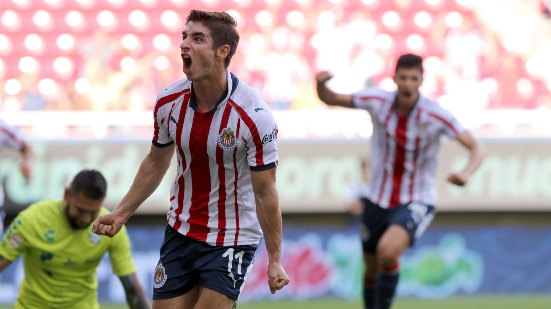 Isaác Brizuela de Chivas 