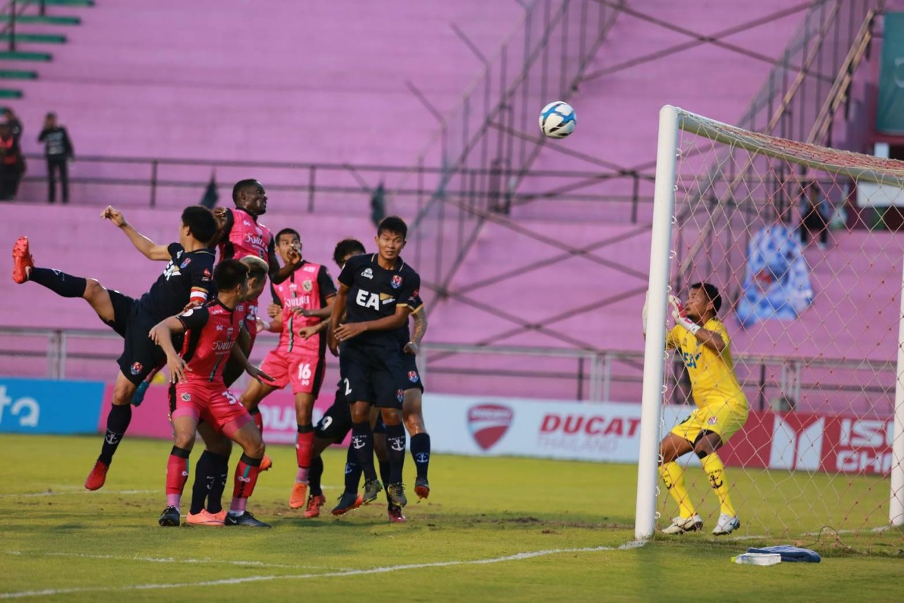 ผลการค้นหารูปภาพสำหรับ ชัยนาทจุดโทษทดเจ็บอัดนาวี 1-0