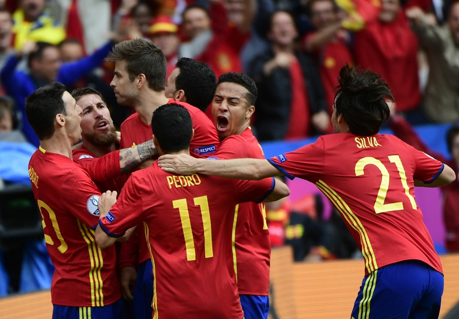 gerard-pique-spain-czech-republic-euro-2016_113tuy1ogpnf719fwce0kxa2s9.jpg