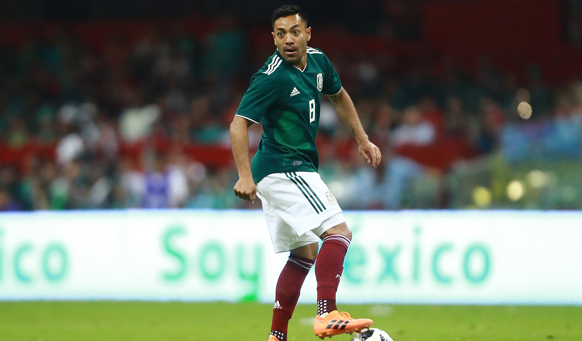 Marco Fabián, en el 'ojo del huracán' tras aparecer en spot político