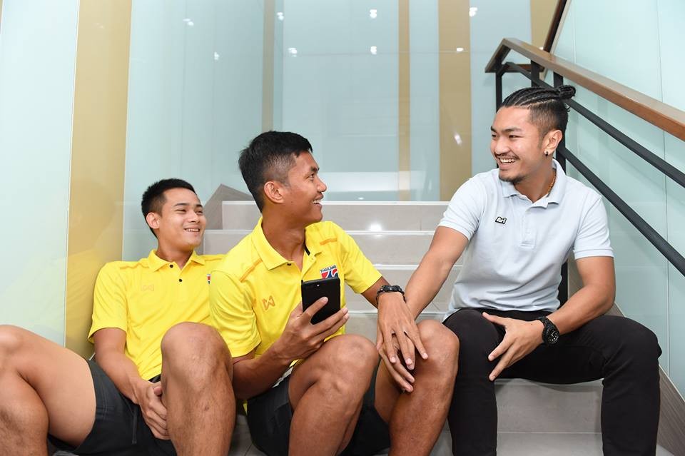 ผลการค้นหารูปภาพสำหรับ อดิศรมารายงานตัวช้างศึกแม้ต้องถอนคิงส์คัพ