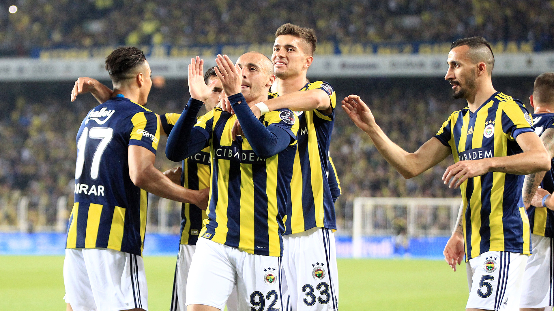 Fenerbahce Aatif Neustadter Dirar Mehmet Topal goal celebration Antalyaspor 04232018