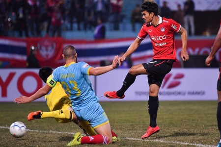 ผลการค้นหารูปภาพสำหรับ เมืองทองอัดทีมเวียดนาม 3-1 โตโยต้าแม่โขงคลับ