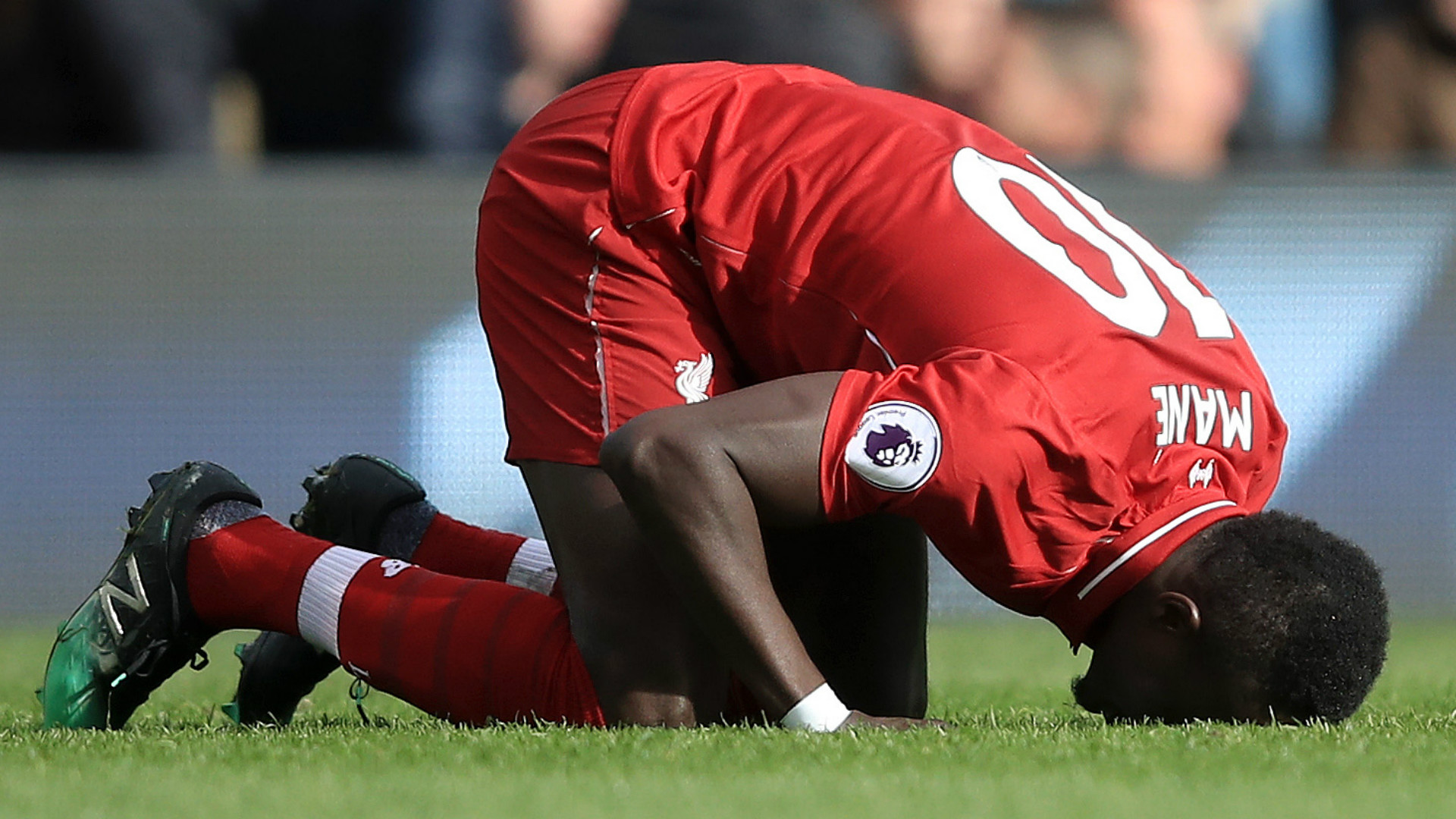 sadio-mane-liverpool-2018-19_1o0a65mg81kx1ehfp3lcy0ml9.jpg