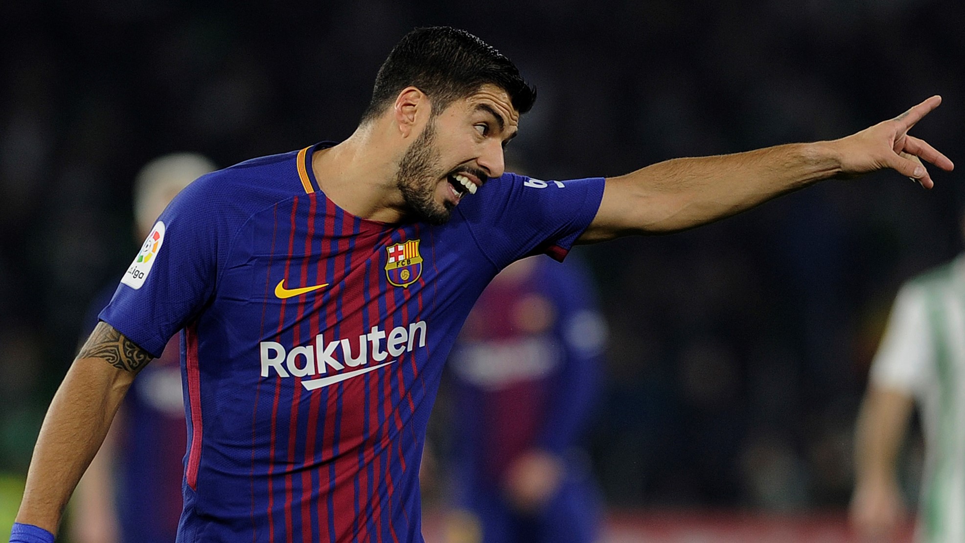 Barcelona goleó y sigue solo en la punta