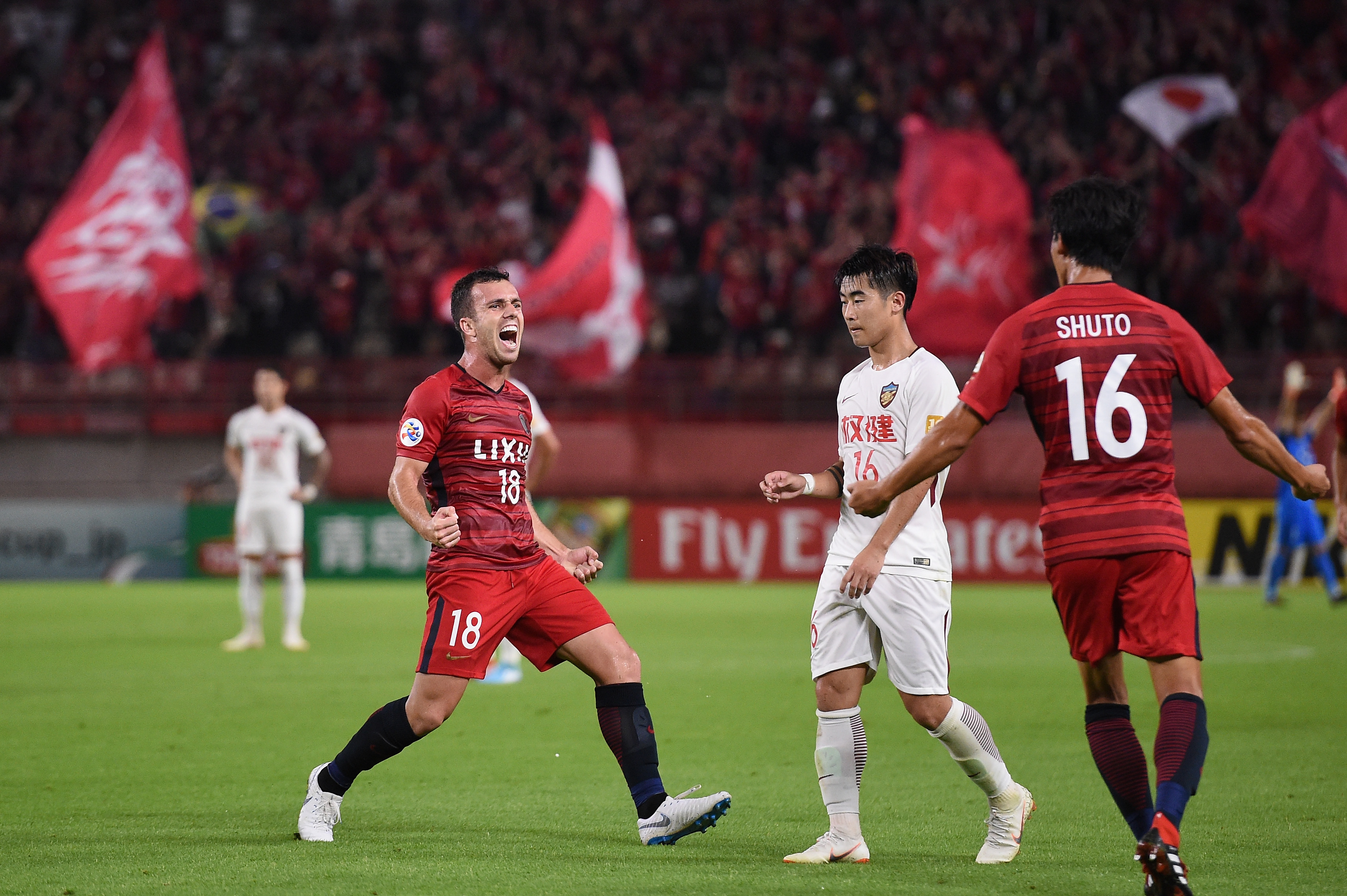 Serginho del Kashima Antlers festeja uno de sus goles