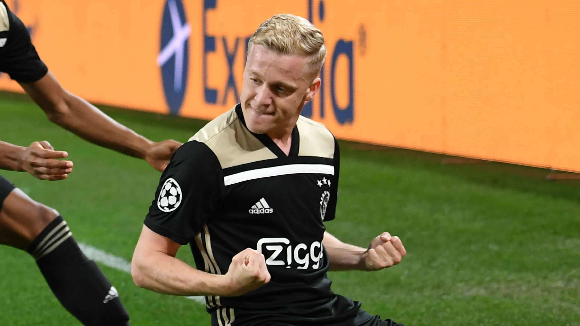 Donny van of Beek Ajax 2018-19