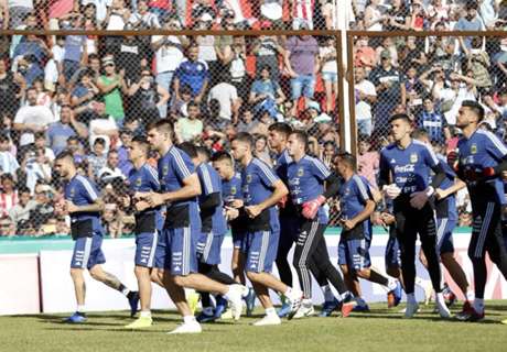 Entrenamiento a puerta abierta con Dybala como atracción