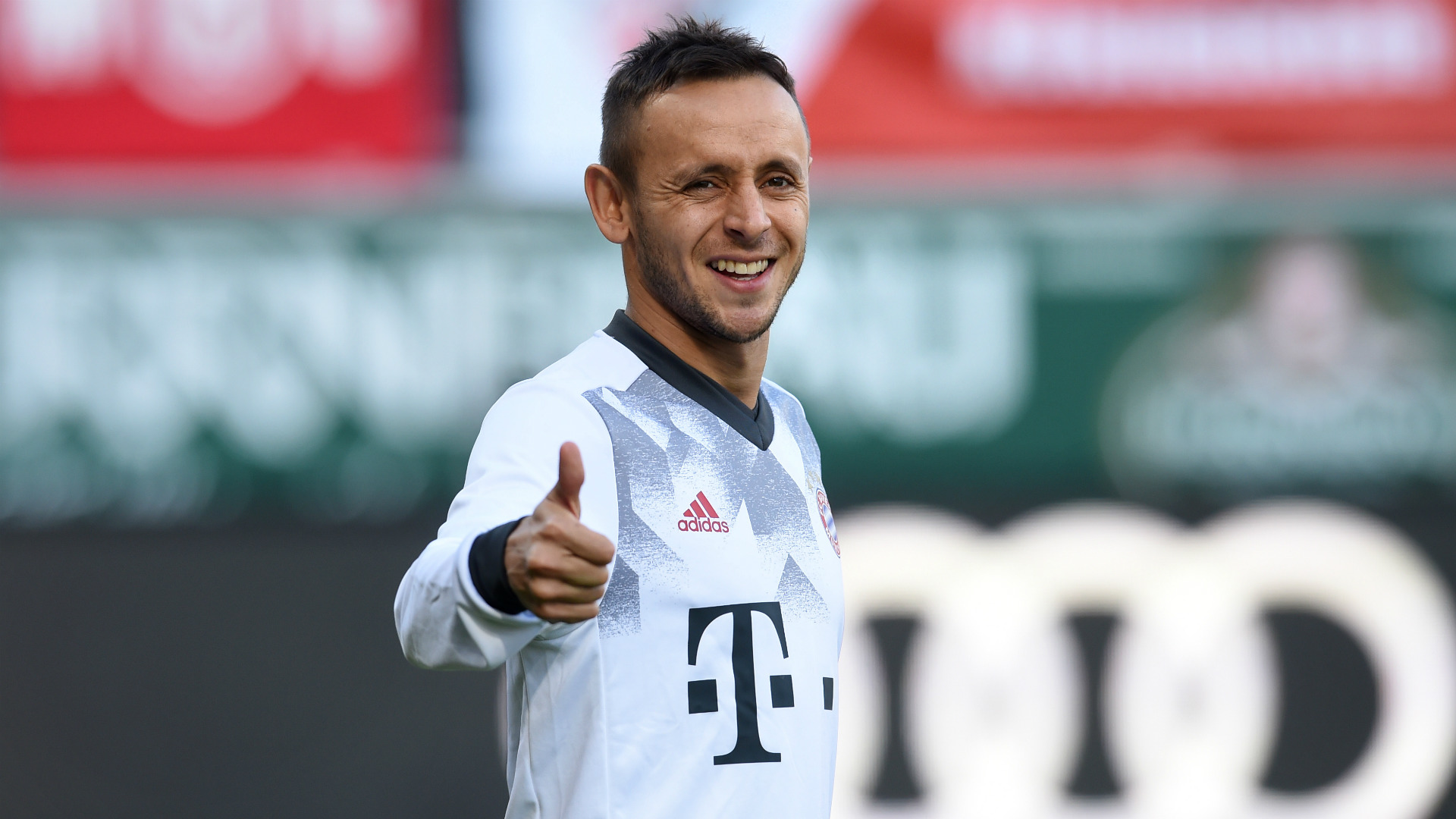 Rafinha deve renovar com o Bayern, mas sonha voltar a morar em Londrina