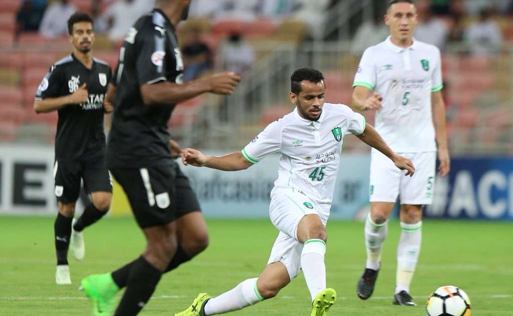 التجديد يقترب عبدالفتاح عسيري ي لمح بالبقاء في الأهلي