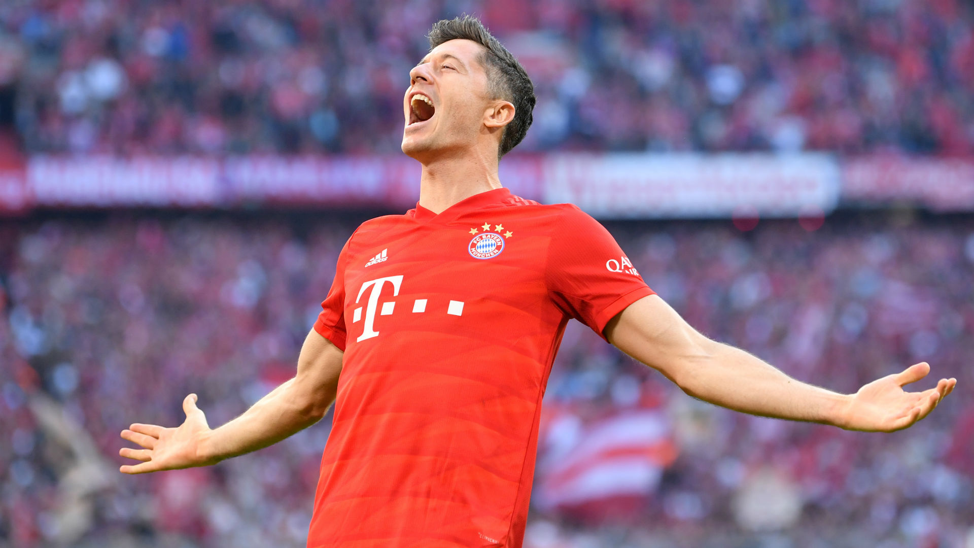 Lewandowski makes Bundesliga history with nine-game scoring streak for