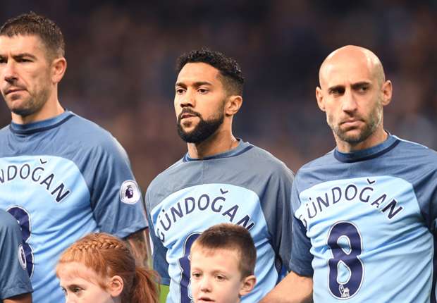 kolarov-clichy-zabaleta-gundogan-shirts-manchester-city_1g6mycabu4gpo1jv3erb0bbvbt.jpg