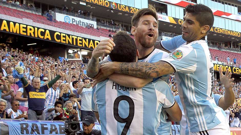 Lionel Messi Gonzalo Higuain 2016 Copa America - Goal.com