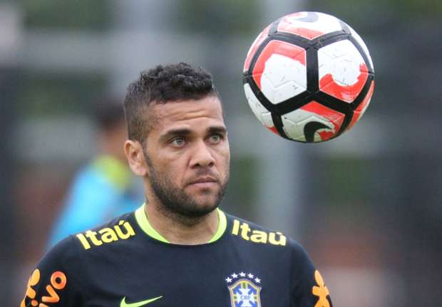 dani-alves-brazil-training_787pfcjkcq0717jukj0gaak2k.jpg