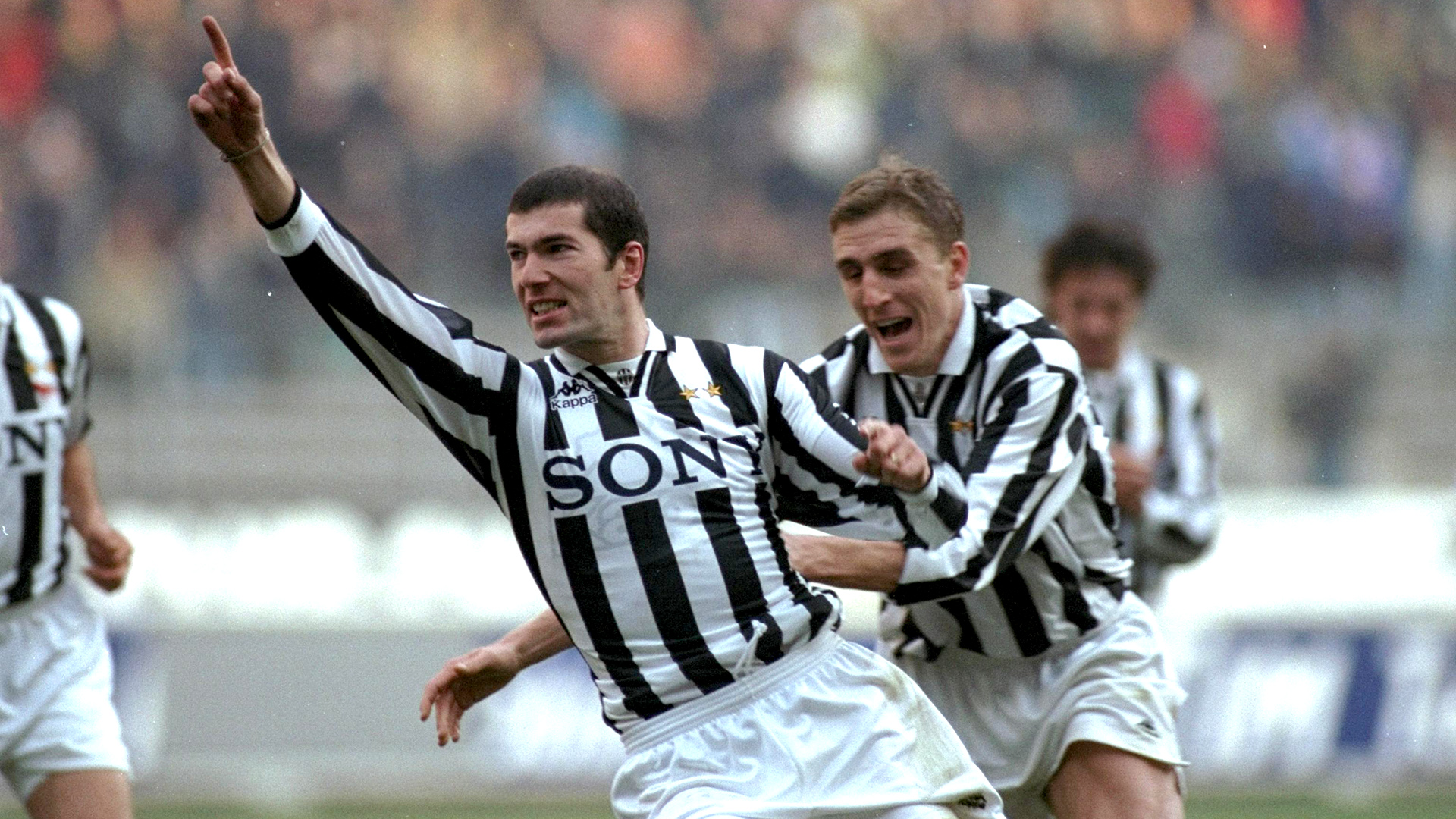 Zidane bersama Juventus di tahun 1996