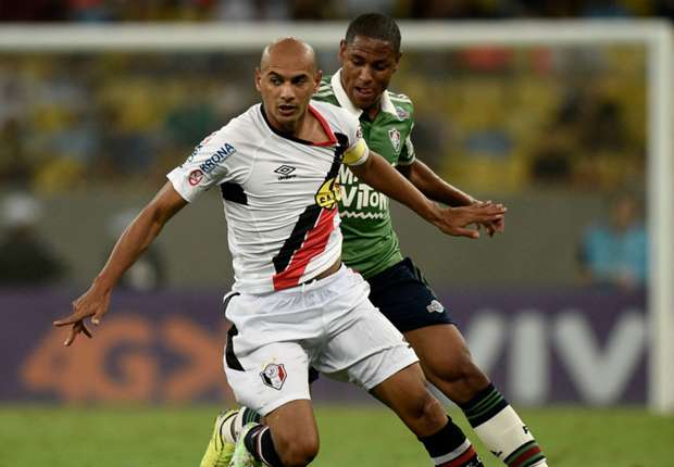 robert-fluminense_1gzg61n0ce36y1cbuor75yeibd.jpg