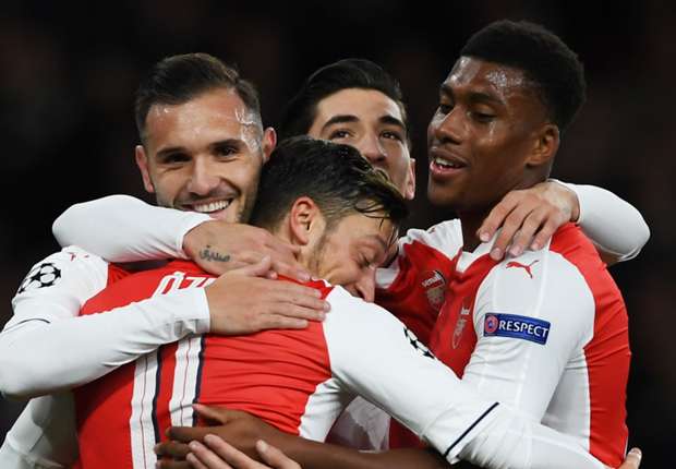 mesut-ozil-celebrates-with-arsenal_l83upr8gx6fv1i94hrn4znyj2.jpg