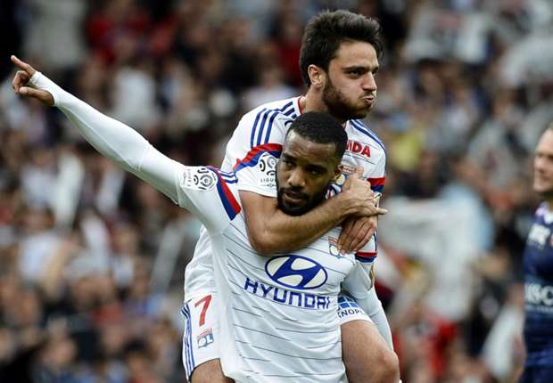 alexandre-lacazette-clement-grenier-lyon-02052015_1exlp7qh7tls61v1slsj1s9ytk.jpg