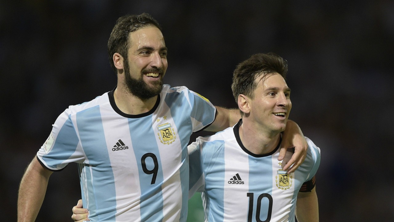 Gonzalo Higuain Is Vital Lionel Messi Defends Argentina Team Mate