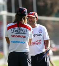 Jorge Sampaoli conversa con Sebastián Beccacece.