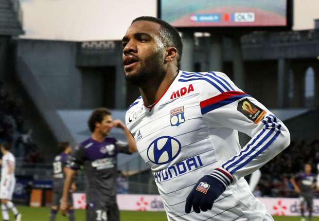 alexandre-lacazette-lyon-toulouse-ligue-1-11012015_1w3gxud2zgfes17rexs58n5mfs.jpg