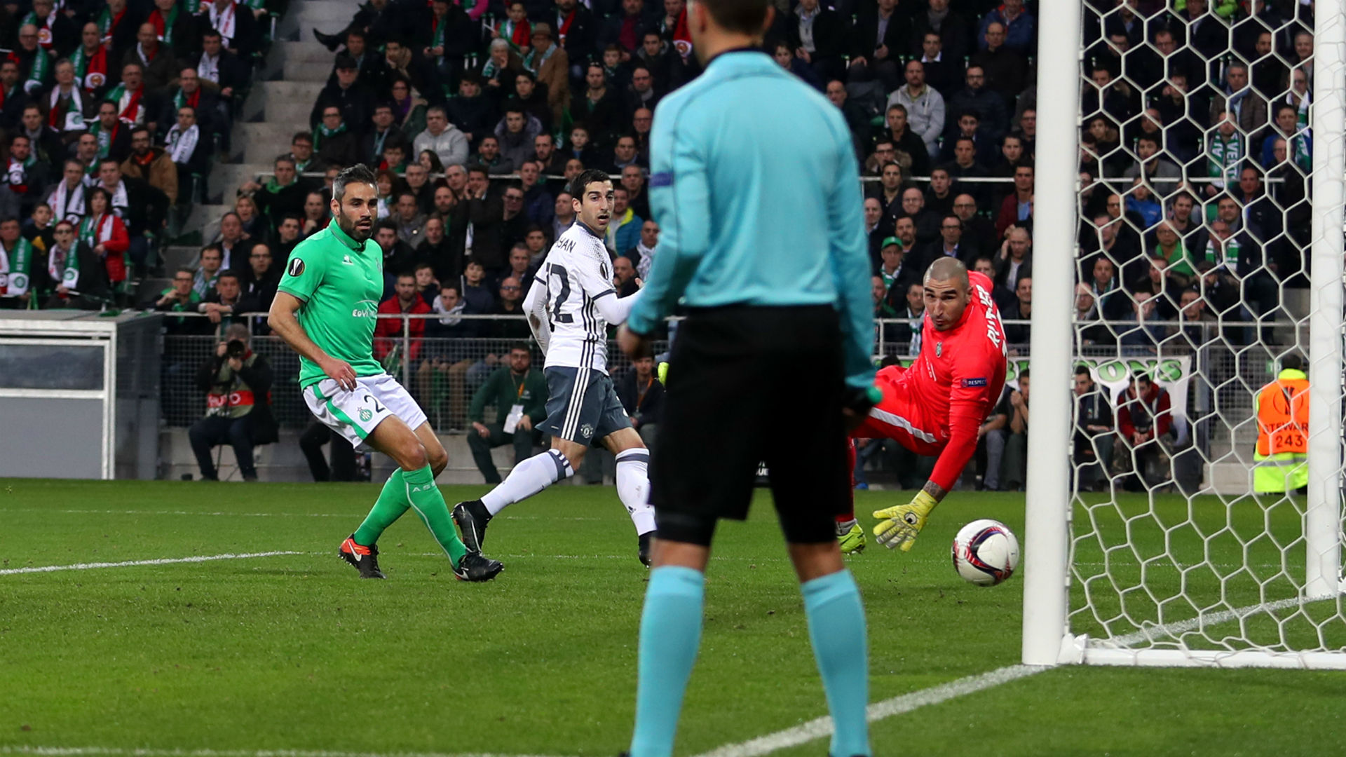 Henrikh Mkhitaryan Saint-Etienne Manchester United UEFA Europa League 20022016