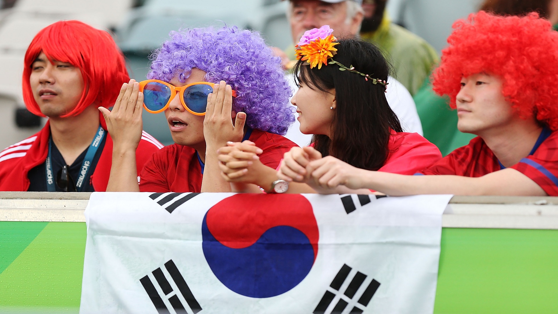 south-korea-fans-151301_16wltg9wq4lst10qpog671ene8.jpg