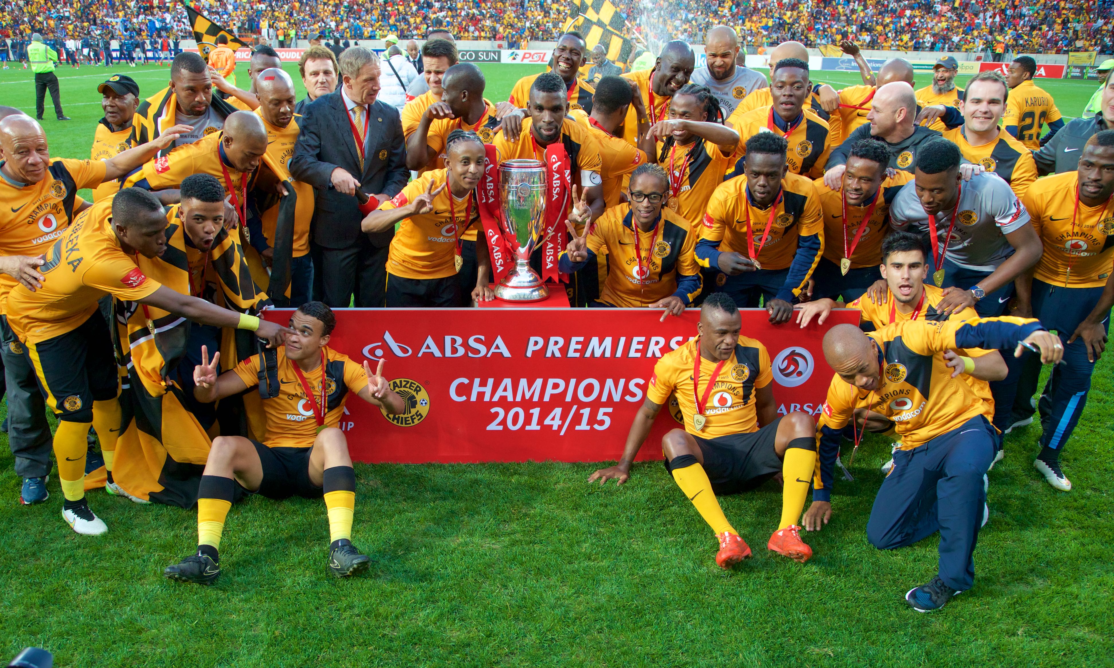 Kaizer Chiefs players celebrate - Goal.com