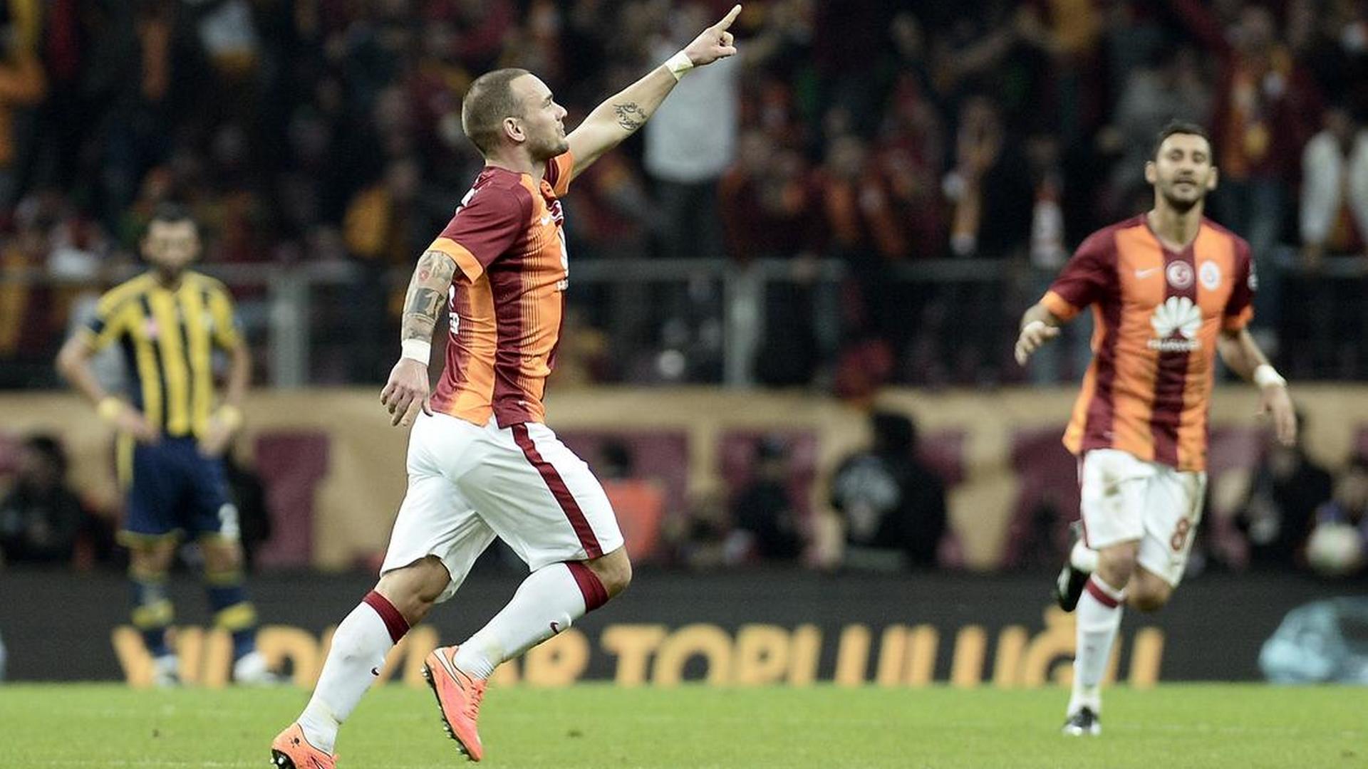 wesley-sneijder-galatasaray-fenerbahce-stsl-10182014_1qdtani0nwsze11oktcoqbcw94.jpg