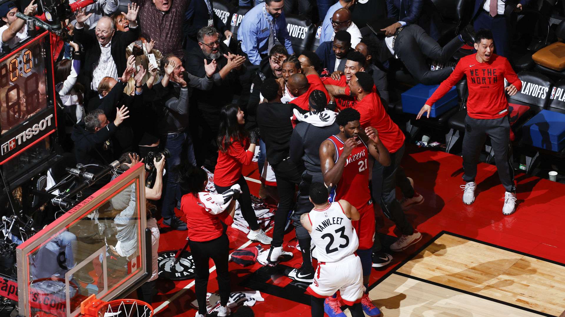 kawhi-leonard-game-winner-8_1458q03vvrpbz1dt2q9qn65mqk.jpg