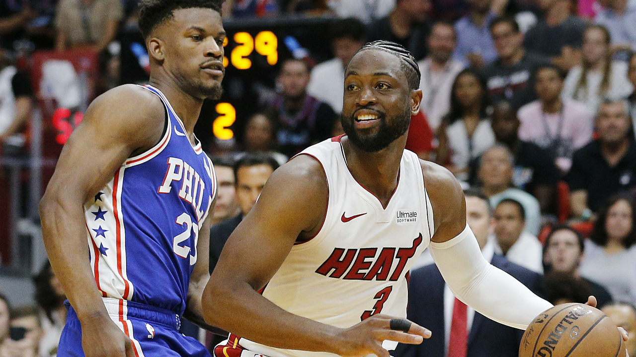 Dwyane Wade puts on a show in his final game in Miami, scoring 30