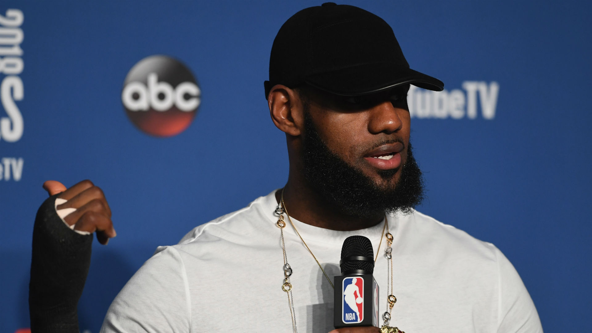 LeBron James played with injured right hand for final ...