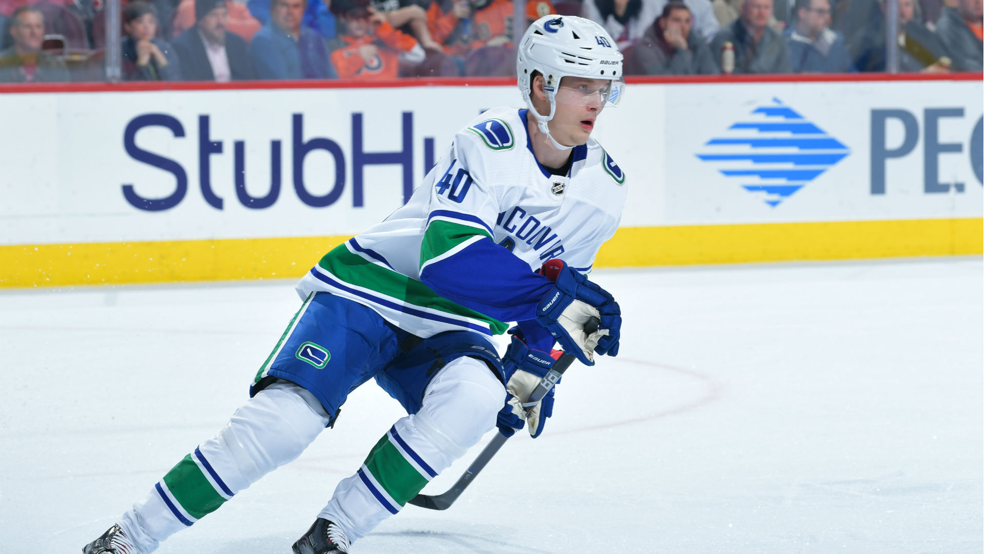 Elias Pettersson sets franchise rookie record for points in Canucks' OT