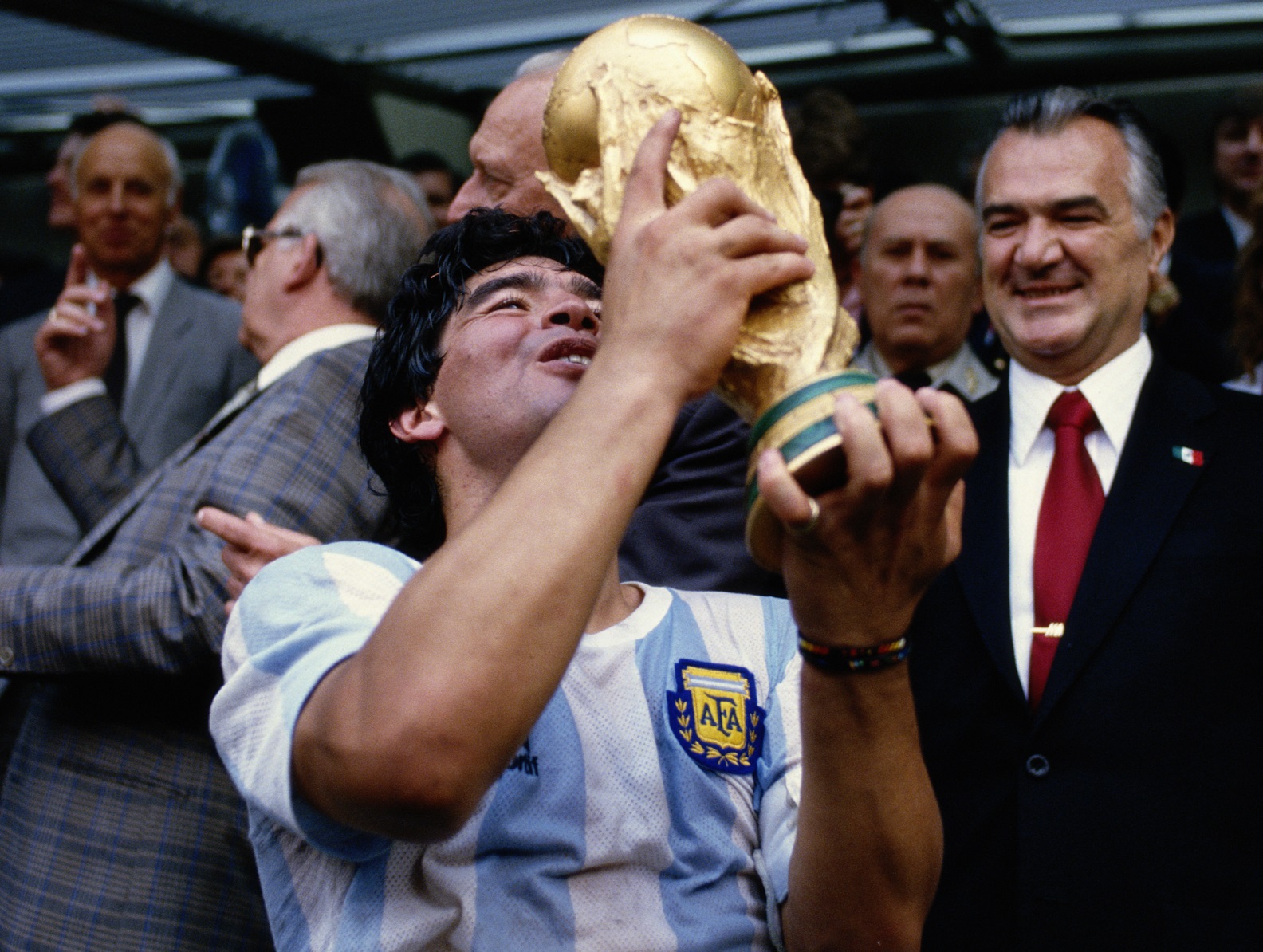 La Copa del Mundo: cuánto pesa, cuánto cuesta, qué se hace con ella y quién  tiene la original