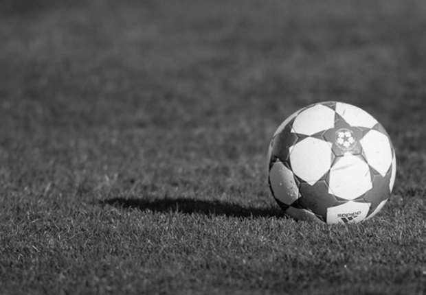 football-black-white_ve44c7s3jol01a94x4eeg9ihr.jpg