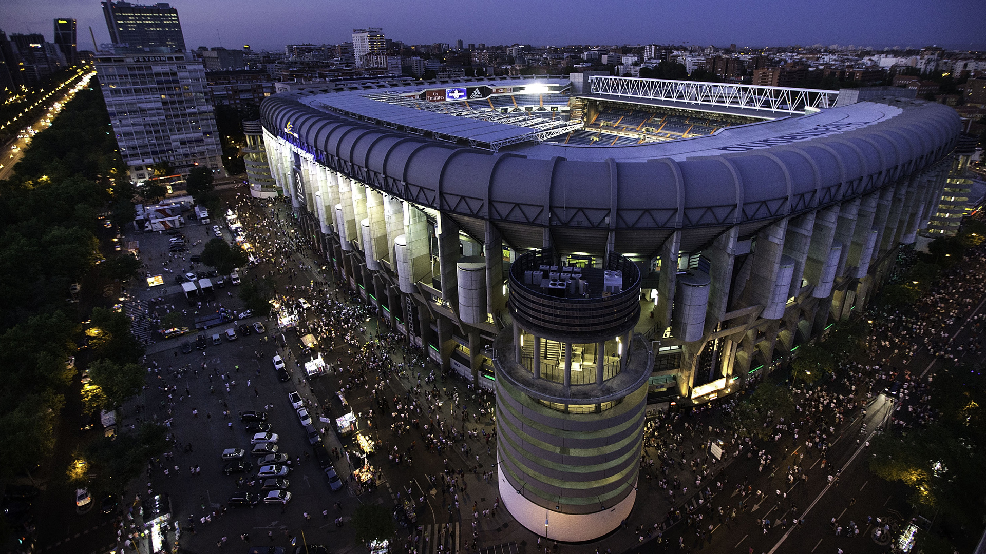 Estadio Santiago Bernabéu: Historia, Capacidad, Abonados Y Todo Lo Que ...