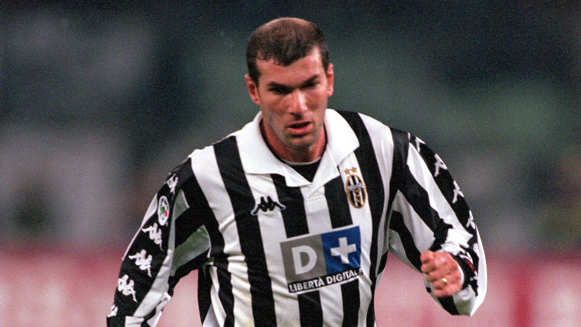 Zidane Juve : Zinedine Zidane of Juventus in action during the Italian