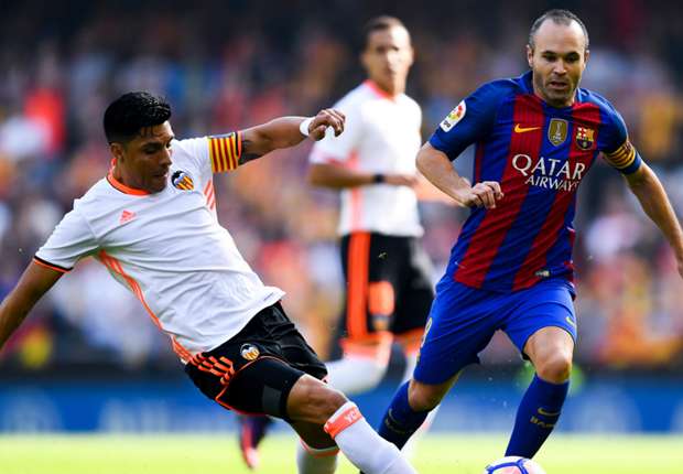 enzo-perez-andres-iniesta-valencia-barcelona-22102016_fqcbo7osxh8n18j65wrfxx1wu.jpg